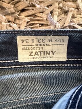 Diesel Zatiny Regular Bootcut Jeans in blue